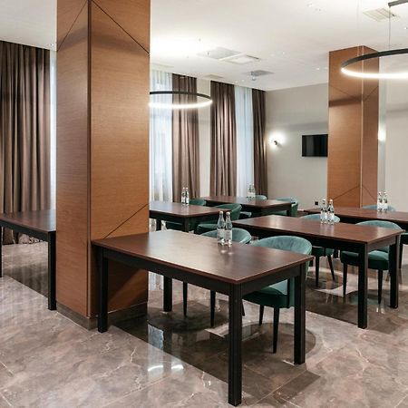 Raavah Aparthotel Almaty Bagian luar foto