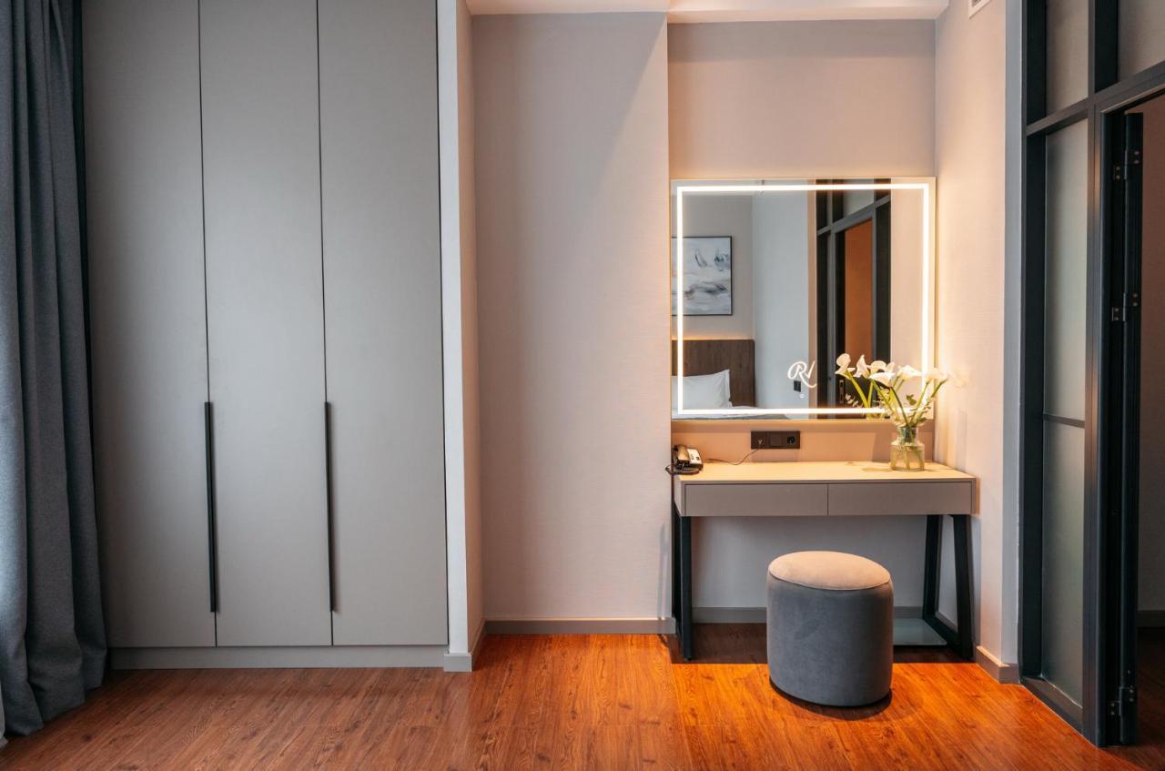 Raavah Aparthotel Almaty Bagian luar foto