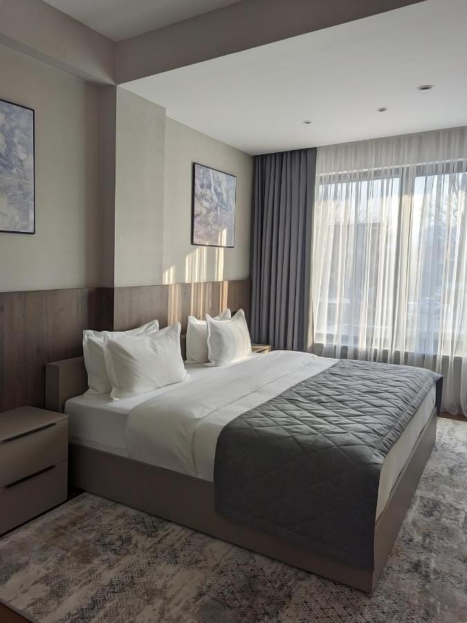 Raavah Aparthotel Almaty Bagian luar foto