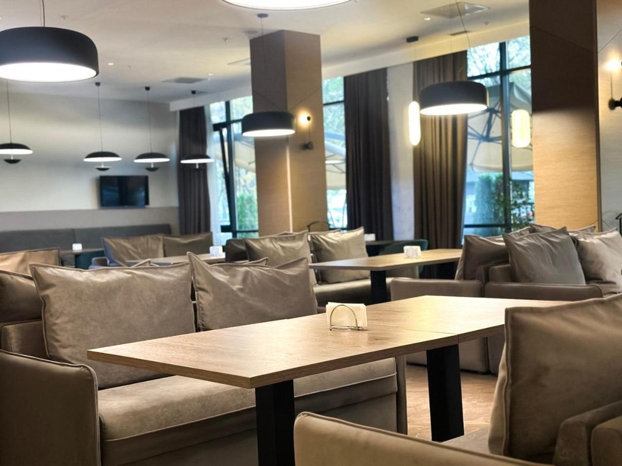 Raavah Aparthotel Almaty Bagian luar foto